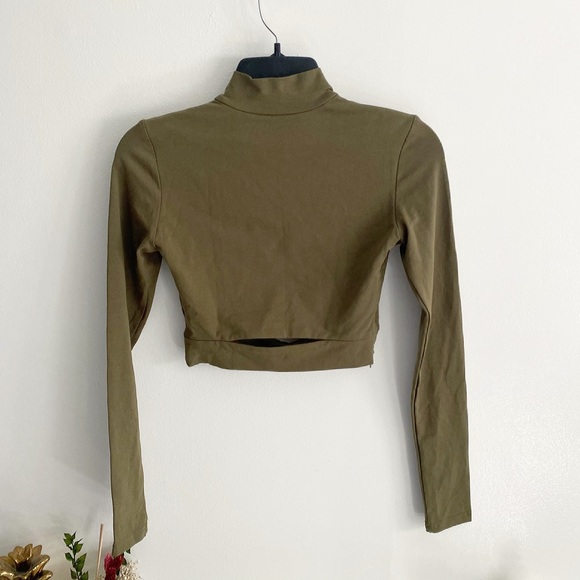 Tiger Mist ‘Shecki’ Cutout Cropped Top - Picture 4 of 9